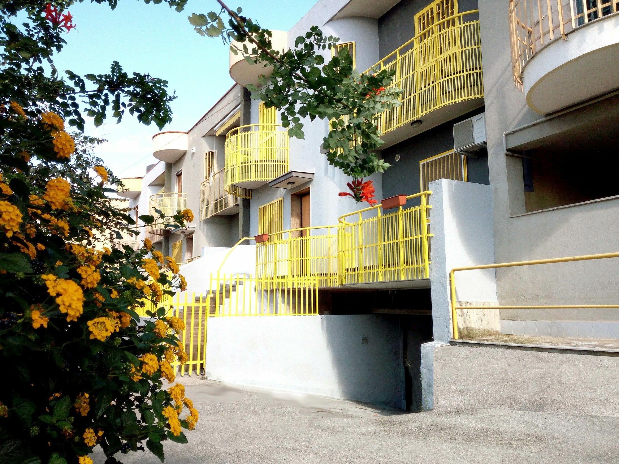 Aback Policlinico Hotel บารี ภายนอก รูปภาพ