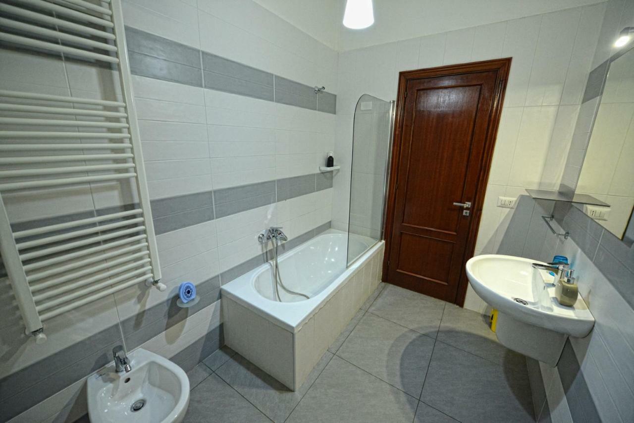 Aback Policlinico Hotel บารี ภายนอก รูปภาพ