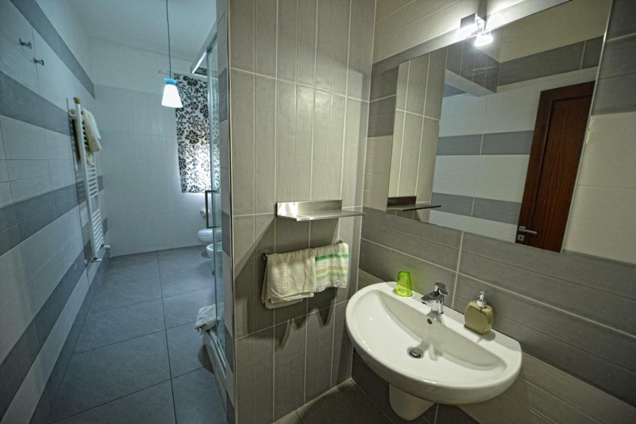 Aback Policlinico Hotel บารี ภายนอก รูปภาพ
